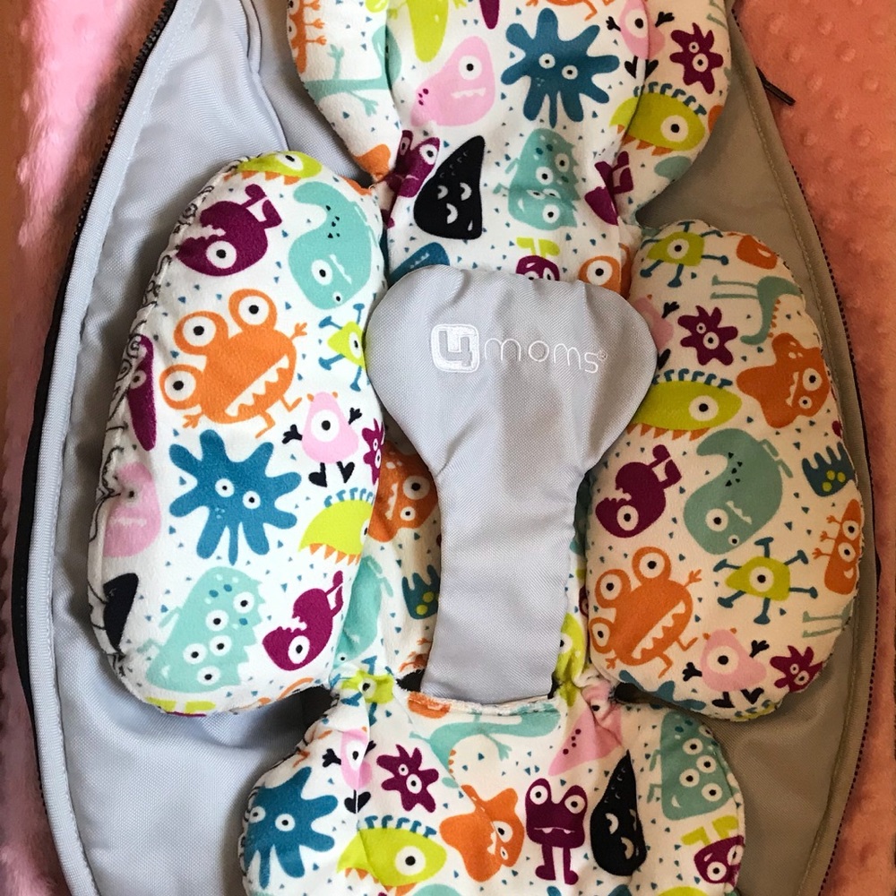 4Moms Mamaroo Seat and Infant Insert